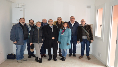 Il Presidente dell’A.T.E.R. con il Gruppo di lavoro aziendale che ha contribuito alla realizzazione dell’iniziativa 